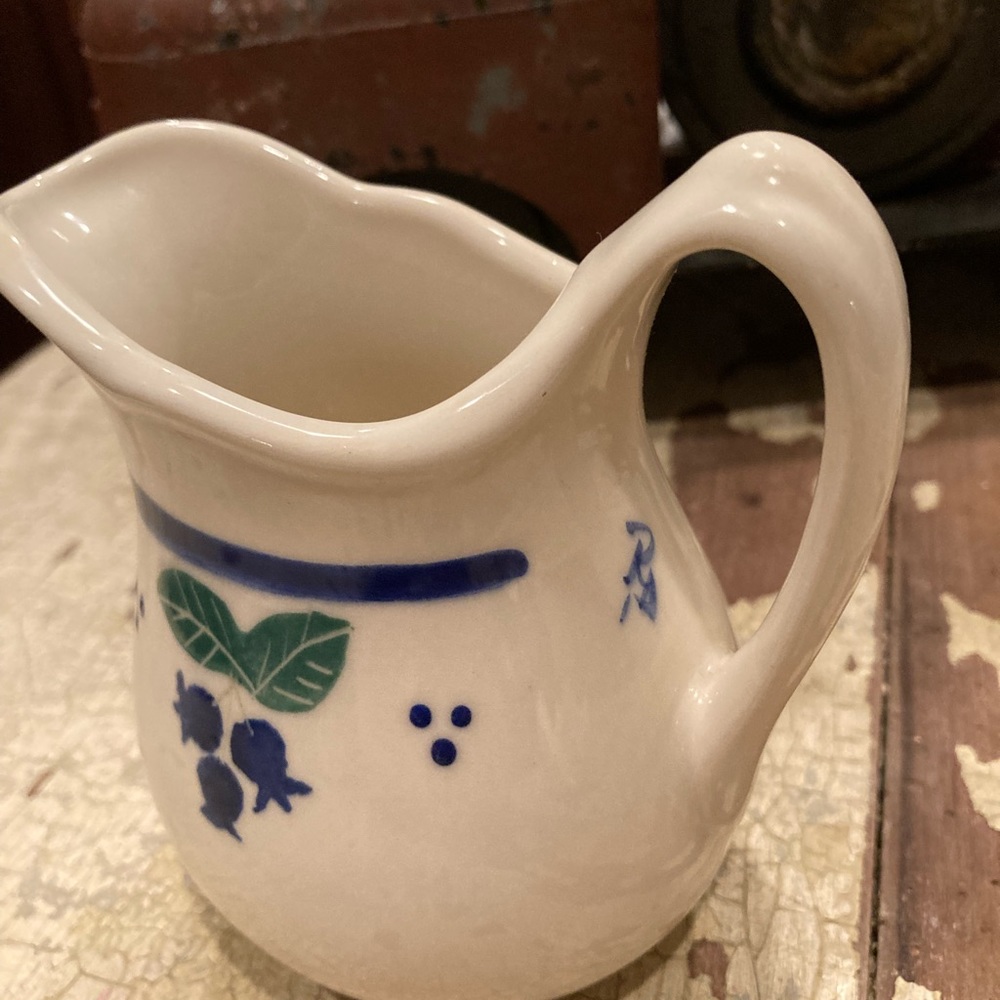 Small pitcher(creamer)
